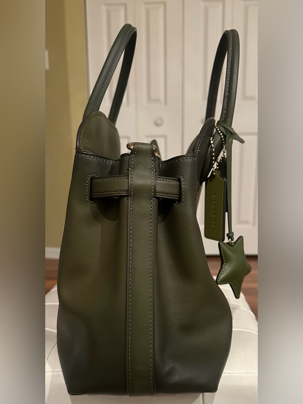 COACH Olive Empire 40 - Picture 2 of 14